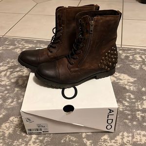 Never worn brown leather boots